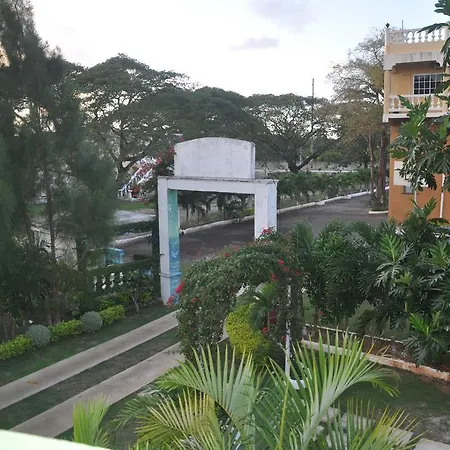 Mom\'S Village Resort