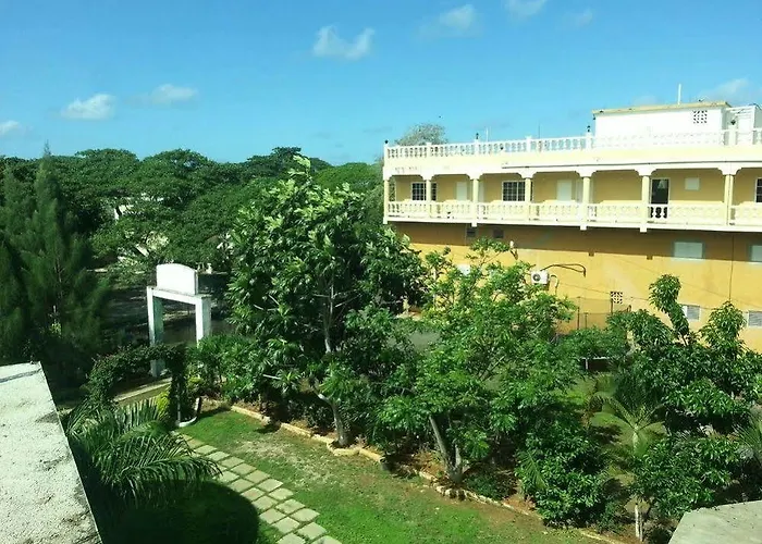 Mom's Village Runaway Bay