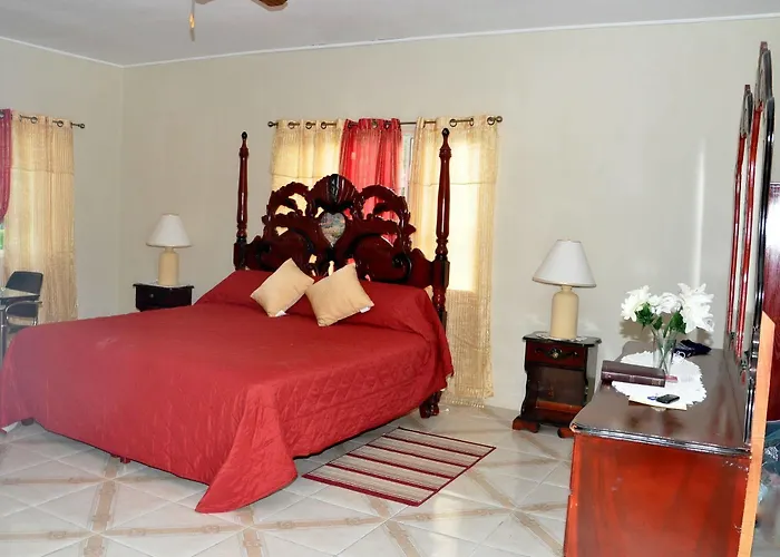 Mom's Village Bed & Breakfast 2*
